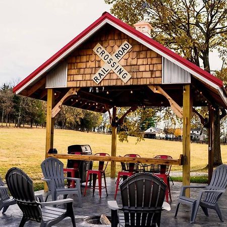 Bourbon Trail: Caboose On The Farm Vila Lawrenceburg Exterior foto