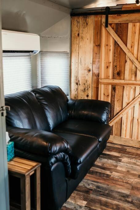 Bourbon Trail: Caboose On The Farm Vila Lawrenceburg Exterior foto