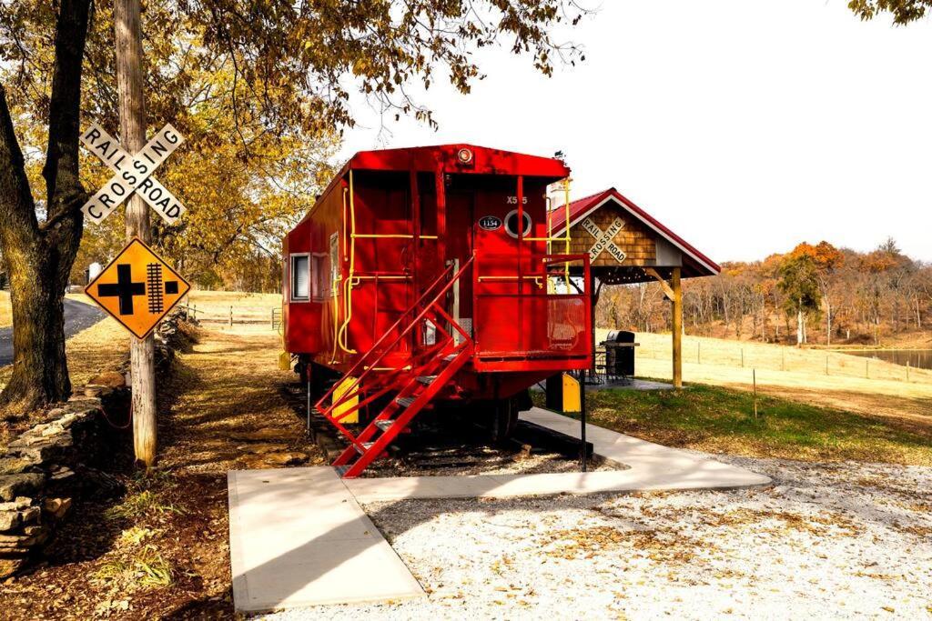 Bourbon Trail: Caboose On The Farm Vila Lawrenceburg Exterior foto