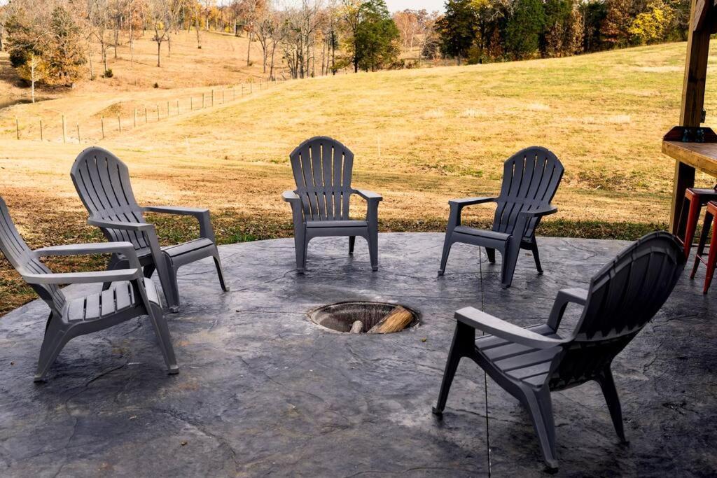 Bourbon Trail: Caboose On The Farm Vila Lawrenceburg Exterior foto